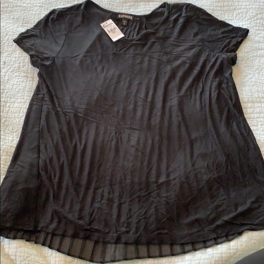 Women’s express short sleeved top